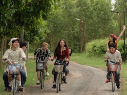 'Yes Indeed' ชวนขยับ! เปิดตัวเพลงเร็วเพลงแรก "ถ้าเธอให้เต้น ฉันจะเต้นตามเธอ" เสิร์ฟกลิ่นอายอัลเทอร์ฯ ยุค 90s สุดเท่!