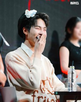 NEVONE บอยแบนด์ผู้มอบรอยยิ้มและความสดใสมาครบ 1 ปี รวมความสุขและความประทับใจในงาน "NEVONE 1st Anniversary : NEVER ENDLESS STORY & Fansign TRIGGER"