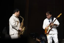 เต็มอิ่มด้วยหัวใจและเสียงดนตรี "LIFE MUSIC / ชีวิตดนตรี" ปิดฉากอย่างเรียบง่ายและงดงาม 'โก้ มิสเตอร์แซกแมน' และ 'ป้อม ออโต้บาห์น' ส่งต่อความรู้สึกผ่านบทเพลงที่คุ้นเคยและเปี่ยมความหมาย