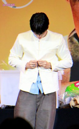 KAI อ้อน "เอื้อยครับ" ชวน EXO-L มาเดตกันกลางงาน Shopee x KAI Wait On Me FANSIGN EVENT พร้อมเปิดโหมด ON ต้อนรับความร้อนแรง  ทะลุองศากับคอนเสิร์ตเดี่ยวครั้งแรกในไทย