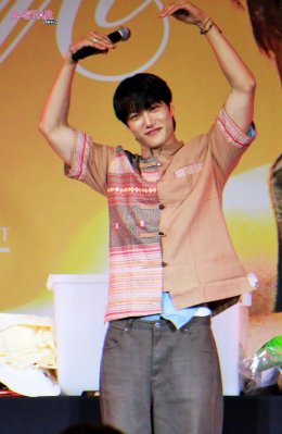 KAI อ้อน "เอื้อยครับ" ชวน EXO-L มาเดตกันกลางงาน Shopee x KAI Wait On Me FANSIGN EVENT พร้อมเปิดโหมด ON ต้อนรับความร้อนแรง  ทะลุองศากับคอนเสิร์ตเดี่ยวครั้งแรกในไทย