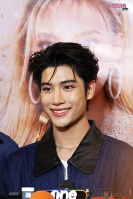 'อิน-องศา' บุกตลาด "A FAIR" เซ็นทรัล ลาดพร้าว แฟนคลับแห่กรี๊ดแน่น หวิดห้างแตก