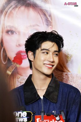 'อิน-องศา' บุกตลาด "A FAIR" เซ็นทรัล ลาดพร้าว แฟนคลับแห่กรี๊ดแน่น หวิดห้างแตก