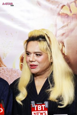'อิน-องศา' บุกตลาด "A FAIR" เซ็นทรัล ลาดพร้าว แฟนคลับแห่กรี๊ดแน่น หวิดห้างแตก