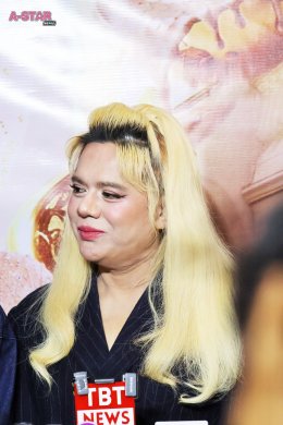 'อิน-องศา' บุกตลาด "A FAIR" เซ็นทรัล ลาดพร้าว แฟนคลับแห่กรี๊ดแน่น หวิดห้างแตก