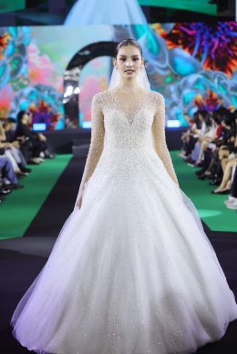 PERSES นำโชว์เพอร์ฟอร์แมนซ์เติมสีสันบนรันเวย์ centralwOrld Thailand Graduate Fashion Week 2025 ดัน Young Designer โชว์ผลงานสุดล้ำ 