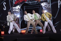 PERSES นำโชว์เพอร์ฟอร์แมนซ์เติมสีสันบนรันเวย์ centralwOrld Thailand Graduate Fashion Week 2025 ดัน Young Designer โชว์ผลงานสุดล้ำ 