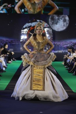 PERSES นำโชว์เพอร์ฟอร์แมนซ์เติมสีสันบนรันเวย์ centralwOrld Thailand Graduate Fashion Week 2025 ดัน Young Designer โชว์ผลงานสุดล้ำ 