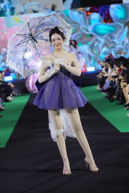 PERSES นำโชว์เพอร์ฟอร์แมนซ์เติมสีสันบนรันเวย์ centralwOrld Thailand Graduate Fashion Week 2025 ดัน Young Designer โชว์ผลงานสุดล้ำ 