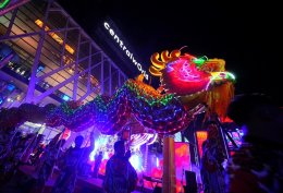 ตรุษจีนนี้ต้องที่ centralwOrld! เปิดศักราชม้าไฟอลังการใจกลางเมือง แท็กทีม ต้าห์อู๋-ออฟโรด ร่วมวงออเคสตร้า พร้อมโชว์โดรนตระการตา สนุก มู ปัง ครบจบที่เดียว