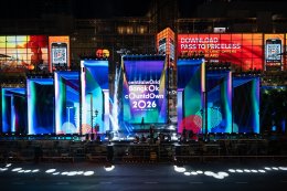 พร้อมมั้ย!? นับถอยหลังสู่ความมันส์ที่สุด ปรากฏการณ์เคานต์ดาวน์ระดับโลก ใจกลางเมือง centralwOrld - Times Square of Asia