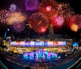 กระหึ่มโลก! เคานต์ดาวน์ เซ็นทรัลเวิลด์ แลนด์มาร์กเดียว ที่รวมศิลปิน T-Pop No.1 มากที่สุด ผู้คนนับแสนจากทั่วโลกต้อนรับปี 2569 สร้างประวัติศาสตร์โมเมนต์ข้ามปีอีกครั้ง 