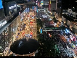 กระหึ่มโลก! เคานต์ดาวน์ เซ็นทรัลเวิลด์ แลนด์มาร์กเดียว ที่รวมศิลปิน T-Pop No.1 มากที่สุด ผู้คนนับแสนจากทั่วโลกต้อนรับปี 2569 สร้างประวัติศาสตร์โมเมนต์ข้ามปีอีกครั้ง 