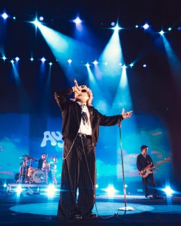 'โอม ปัณฑพล' แถลงข่าว 'ครึ่งเก้า GROUP' เปิดตัว 4 ค่ายเพลงในเครือ BRIDGE, 9Arkkhan, MACHg และ Ennead พร้อมฟรีคอนเสิร์ตกว่า 6 ชั่วโมงเต็ม