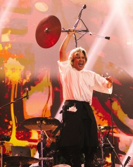 'โอม ปัณฑพล' แถลงข่าว 'ครึ่งเก้า GROUP' เปิดตัว 4 ค่ายเพลงในเครือ BRIDGE, 9Arkkhan, MACHg และ Ennead พร้อมฟรีคอนเสิร์ตกว่า 6 ชั่วโมงเต็ม