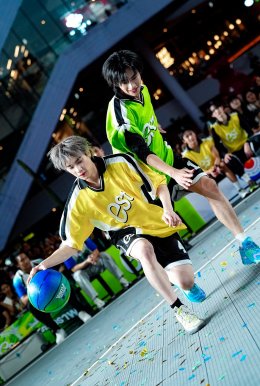 บูส PASSION ทะลุกราฟ! เอส ส่ง "เจฟ ซาเตอร์" แท็กทีม "มีน นิชคุณ" นำทีมคนรุ่นใหม่ปลุกพลังความซ่าเต็มสนาม FINAL MATCH ศึก "est COLA 3x3 Basketball U-League 2026" ลีกบาสสุด AWESOME