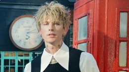 มาแล้ว! mgk ปล่อย lost americana อัลบั้มเต็มชุดที่ 7 พร้อมเอ็มวีเพลงใหม่ "outlaw overture" ดนตรีอัลเทอร์เนทีฟป็อปร็อกชั้นดี พิสูจน์ความสามารถทางดนตรีได้อย่างชัดเจน