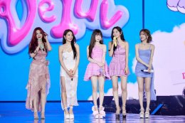 'Red Velvet' และ 'ReVeluv' ร่วมสัมผัสสีสันแห่งรักและการเป็นความสุขให้แก่กันตลอด 10 ปี เฉลิมฉลองความสำเร็จของ SOLD-OUT แฟนคอนพร้อมผู้ร่วมงานกว่า 17,000 คน 2024 'Red Velvet FANCON TOUR <HAPPINESS : My Dear, ReVe1uv> in BANGKOK