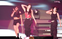 ผีเสื้อแห่งความสุข! 'ฮัน โซฮี' เสิร์ฟโมเมนต์สะเทือนไทม์ไลน์ ทำ 'โซซาโม' ฟินขั้นสุด ในแฟนมีตติ้งเวิลด์ทัวร์ที่เลือกไทยเป็นที่แรก "2025 HAN SO HEE 1ST FANMEETING WORLD TOUR [Xohee Loved Ones,] in BANGKOK"