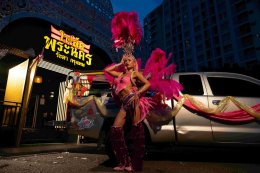 JRBUBBLEGUM ดึง อ๊อฟ สุรพล และ บิว จิตรฉรีญา ปล่อยซิงเกิล "กลับบ้าน" ถ่ายทอดมุมมองของเทศกาลสงกรานต์อีกด้านที่เงียบลง ผ่านเสียงหมอลำซิ่งที่ปลอบโยนหัวใจ