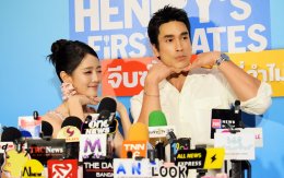 GDH ร่วมกับ Sony Pictures International Productions จัดงานกาล่าพรีเมียร์ "HENRYs First Dates จีบซ้ำซ้ำ เฮนรี่จำไม่ได้" 'ณเดชน์-มินนี่' นำทัพสายฮา 'ป๋ากิ๊ก-เบิ้ล-วิเวียน' การันตีความบันเทิง 