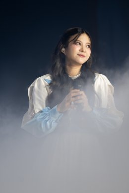 'BNK48' รุ่นที่ 3 เสิร์ฟละครเวทีแบบทำถึง! วิ่งหนีซอมบี้ขนลุกทุกฉาก ส่งท้าย 'ป๊อปเป้อ' จบการศึกษา 'เฌอปราง' โผล่เซอร์ไพรส์ธีมงานแต่ง ทำชีวิตแฟนคลับคอมพลีท!
