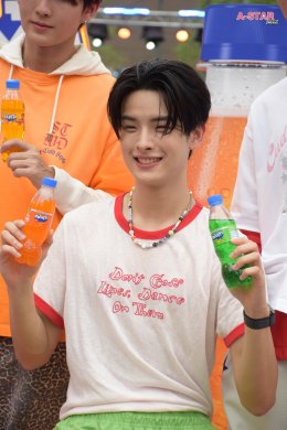 'จินวุค-ขุนพล-ฮาร์ท' แท็กทีมเสิร์ฟ "แฟนต้า" 10 บาท จัดเต็มความอร่อยซ่า โดนเส้น ชวนแฟนๆ ออกสเต็ปเพลง "10 บาทคับเฮีย" กลางสยาม!