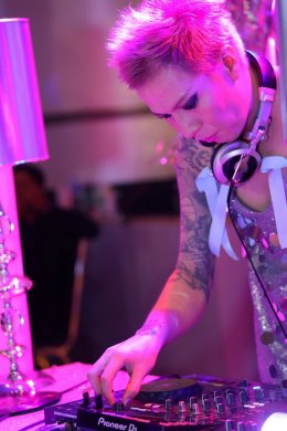 Soft Opening LOVE LIES BLEEDING รัก ร้าย ร้าย คึกคัก จีน กษิดิศ สวมมาดดีเจ เปิดฟลอร์ดิสโก้