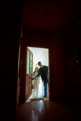 ตัวอย่างเต็ม "ข้างบ้าน" อะดรีนาลีนพุ่ง "ผีไม่ปล่อย คนไม่ยอม"