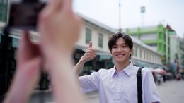 เดทแรก!! 'มาร์ช' ควง 'โคจิ' แต่งชุดไทยเข้าวัด อวดลุคใหม่สุดหล่อ กรี๊ดรอได้เลย