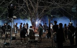 โชว์มีเดีย ไทยแลนด์ ปล่อยภาพเบื้องหลังชวนขนลุก! 'ทราย เจริญปุระ' ในภาพยนตร์สยองขวัญ "ทั้งกลม" ก่อนสัมผัสความสะพรึงจริง 12 พฤศจิกายนนี้ ในโรงภาพยนตร์