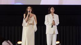 อิงฟ้า-ชาล็อต ยิ้มแล้ว กับบทสรุปที่ต้องเลือก หน้าที่หรือความรัก   ในกิจกรรม นทีร้อยเล่ห์ The Final Episode  ตบท้ายด้วยการจุ๊บถังแก๊ส ให้แฟนๆ ร้องกรี๊ด