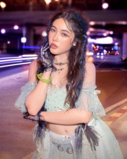 QRRA (คาร์ร่า) ปล่อย "Midnight Text" ซิงเกิลส่งท้าย ปิดตำนานเจ้าหญิง
