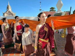 'กบ-ปภัสรา' นำทีมนักแสดงและทีมงาน จัดพิธีบวงสรวงเปิดกล้องละคร "บ้านนางรำ" ที่ วัดพระธาตุท่าอุเทน จ.นครพนม