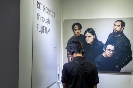 จากมือเบสสู่หลังเลนส์ 'บอม Retrospect' โชว์อีกบทบาทผ่านนิทรรศการภาพถ่าย Retrospect through FUJIFILM