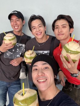 บอสมาไทยต้องไปเชียร์! 'มาร์ช-ยูโด-วิคเตอร์' ยกทีมซัพพอร์ต 'โคจิ Snow Man' ติดขอบเวที สุดปลื้ม ได้กำลังใจดีๆ เสิร์ฟน้ำมะพร้าวฉ่ำๆ