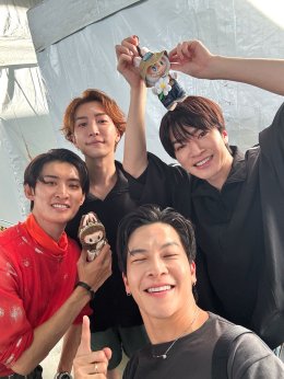 บอสมาไทยต้องไปเชียร์! 'มาร์ช-ยูโด-วิคเตอร์' ยกทีมซัพพอร์ต 'โคจิ Snow Man' ติดขอบเวที สุดปลื้ม ได้กำลังใจดีๆ เสิร์ฟน้ำมะพร้าวฉ่ำๆ