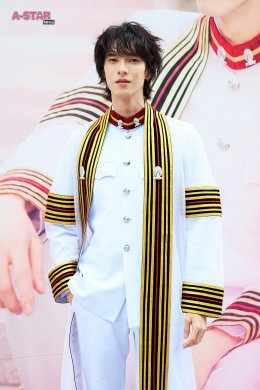 หล่อเก่งครบเครื่องบัณฑิตป้ายแดง พูห์ กฤติน  ภูมิใจคว้าปริญญาตรีคณะวิศวกรรมศาสตร์ สาขา Robotics & AI: วิศวกรรมหุ่นยนต์และปัญญาประดิษฐ์ จากจุฬาลงกรณ์มหาวิทยาลัย  ได้สำเร็จด้วยเกรดเฉลี่ย 3.27