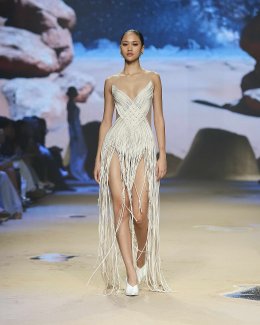 ELLE Fashion Week 2025 วันที่สองลุกเป็นไฟ! มิว ศุภศิษฏ์ - พอลล่า - เดียร์น่า - วุ้นเส้น - จูเน่  ไอซ์ พาริส นำทีมสายแฟร่วมชมโชว์สุดปังท่ามกลางแสงแฟลช