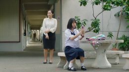 'คริส-เผือก' คู่เคมีใหม่แห่งปี! จุดเริ่มต้นจากรักหวาน สู่ครอบครัวแสนวุ่นวาย ในคอมเมดี้สะท้อนยุคไลก์ล้น ..."บ้านตัวอย่าง ครอบครัวตัวหลอก ( A SAMPLE FAMILY)"