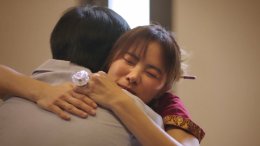 'คริส-เผือก' คู่เคมีใหม่แห่งปี! จุดเริ่มต้นจากรักหวาน สู่ครอบครัวแสนวุ่นวาย ในคอมเมดี้สะท้อนยุคไลก์ล้น ..."บ้านตัวอย่าง ครอบครัวตัวหลอก ( A SAMPLE FAMILY)"