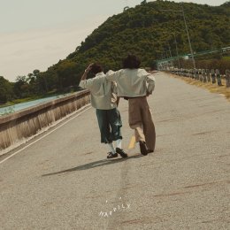 'HAPPILY' ดูโอ้ Indie Rock ปล่อยซิงเกิลใหม่ "ปลอบ (Comfort)" เพลงที่จะอยู่เคียงข้างคุณในวันที่อ่อนล้า