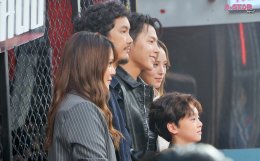 'หมาก-ณิชา' นำทีมฝ่าซอมบี้คลั่งกลางกรุง ในงานแถลงข่าวภาพยนตร์แอ็คชั่นซอมบี้ "ปากกัด ตีนถีบ" รับชมได้พร้อมกันทั่วโลก 9 กรกฎาคมนี้ ที่ Netflix เท่านั้น