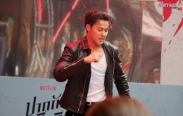 'หมาก-ณิชา' นำทีมฝ่าซอมบี้คลั่งกลางกรุง ในงานแถลงข่าวภาพยนตร์แอ็คชั่นซอมบี้ "ปากกัด ตีนถีบ" รับชมได้พร้อมกันทั่วโลก 9 กรกฎาคมนี้ ที่ Netflix เท่านั้น