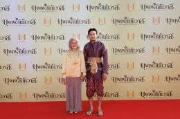 จะเกิดอะไรขึ้น  ถ้า 'พ่อเดช' พบรักกับผู้ชายด้วยกัน? "เซนจูรี่ ยูยูฯ" สุดปัง บวงสรวงเปิดตัว ซีรีส์พหุจักรวาล "บุพเพสันนิวาส" โซเชี่ยลสนั่นทันที 'ออกัส-เล้ง' สวมบท 'พ่อเดช-พ่อแก้ว' รับปฐมบทแห่งจักรวาลใหม่