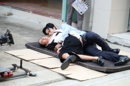 กะฆ่าให้ตาย!!! 'มะเหมี่ยว-พรชดา' ถูกรถชนในละคร "ผีเสื้อสลับลาย"
