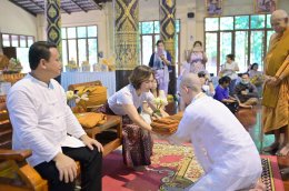 "พีค" วง V3RSE เข้าพิธีอุปสมบทเรียบง่าย ได้ฉายาทางธรรม "กมฺพุวณฺโณ"