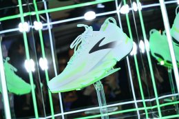 BROOKS ดึง 'เต เตธนันท์ - คุ้กกี้ ญดา - ฟรอยด์ ณัฏฐพงษ์' ร่วมสร้างนิยามใหม่ของการวิ่ง ในงาน "BROOKS Flex the Rules Bangkok"