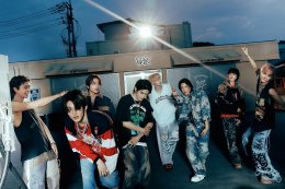 NCT 127 (เอ็นซีที วันทูเซเว่น) เปิดบทใหม่ของเค-ป๊อปด้วยการก้าวเดินอย่างมั่นใจและความท้าทายอย่างไม่มีที่สิ้นสุด ในอัลบั้มเต็มชุดที่ 6 'WALK' พร้อมเพลงไตเติลแนวโอลด์สคูล ฮิปฮอปครั้งแรก '삐그덕 (Walk)'