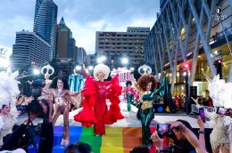 'อลิสา พันธุศักดิ์ คุนผลิน' แห่งทิฟฟานี่โชว์ พัทยา คว้ารางวัล "Pride Value of CEO" บนเวที Bangkok Pride Awards 2025 ตอกย้ำบทบาทผู้นำในการสนับสนุนความหลากหลายทางเพศ